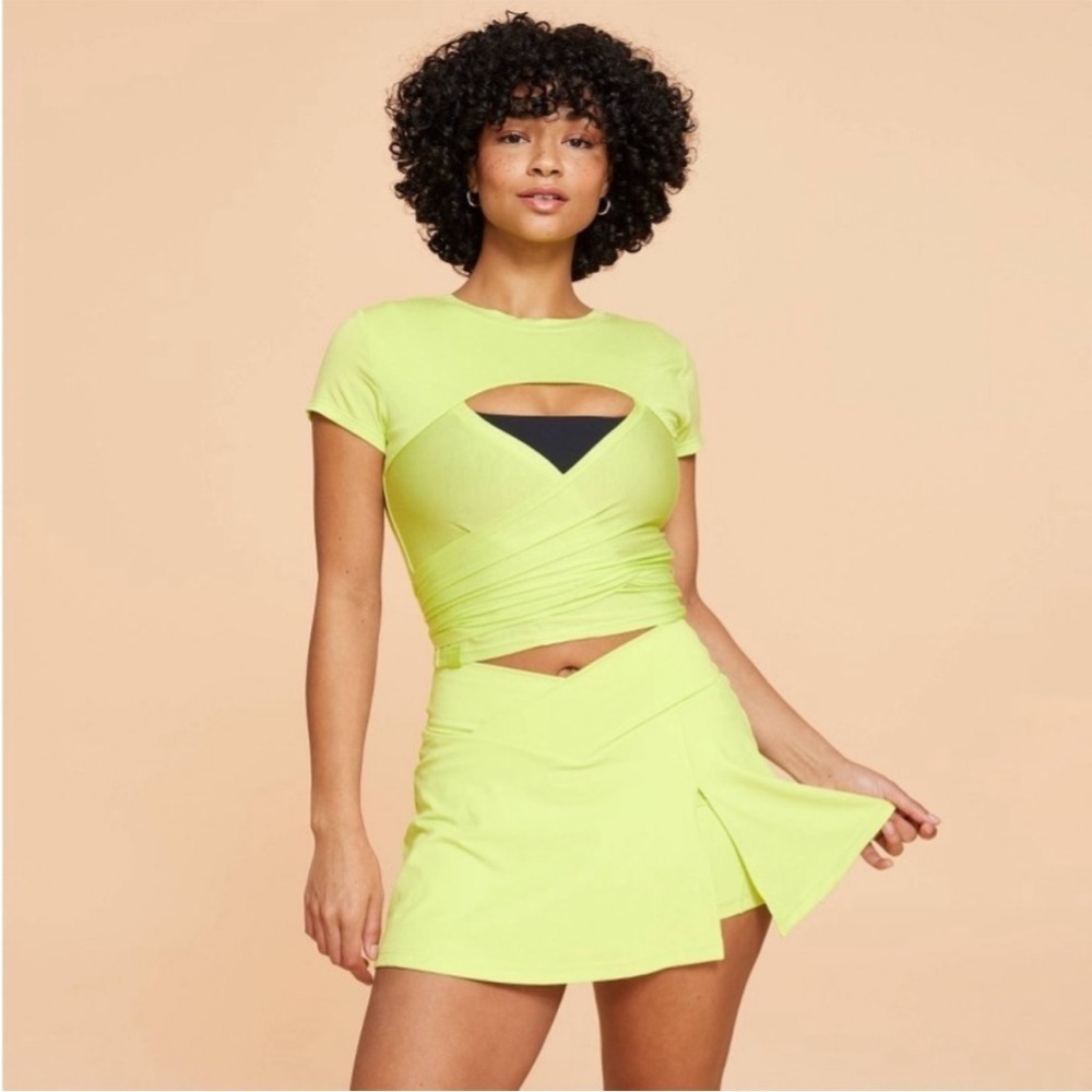 Blogilates Reversible Bow Back Tee Limeade NWT